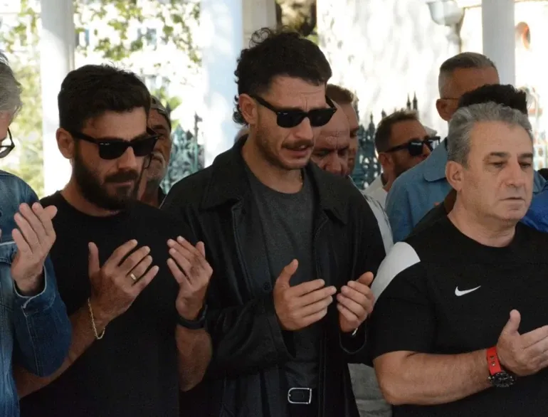 Oyuncu Uraz Kaygılaroğlu’nun acı günü