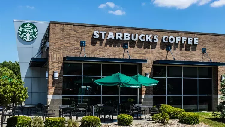 Starbucks binlerce kişiyi işten çıkarıyor